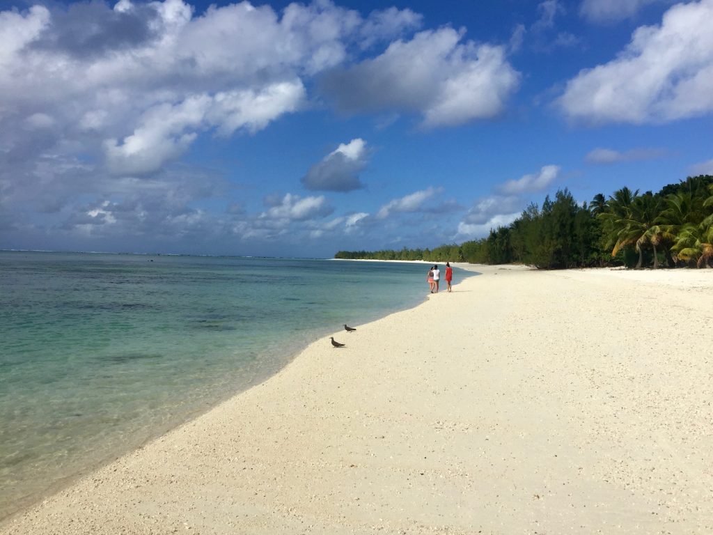 Aitutaki Beach northward from Paradise Cove Lodges