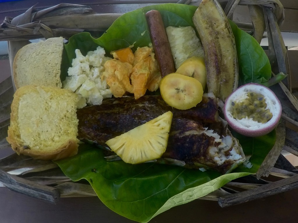 The lunch feast in Maina Island.